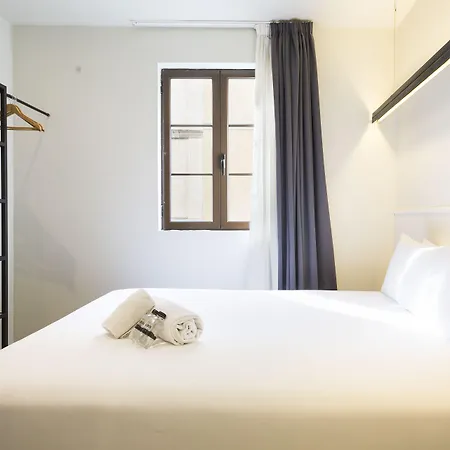 Acta Bcn 40 2* Barcelona