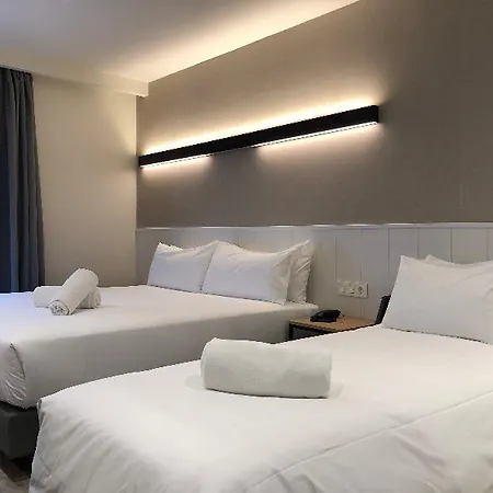 Otel Acta Bcn 40 Barselona
